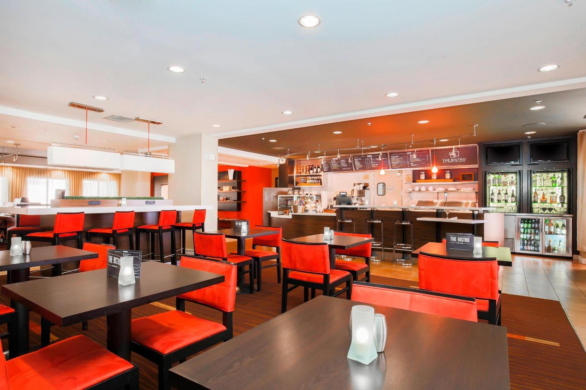 Отель Courtyard By Marriott Salinas Monterey Экстерьер фото