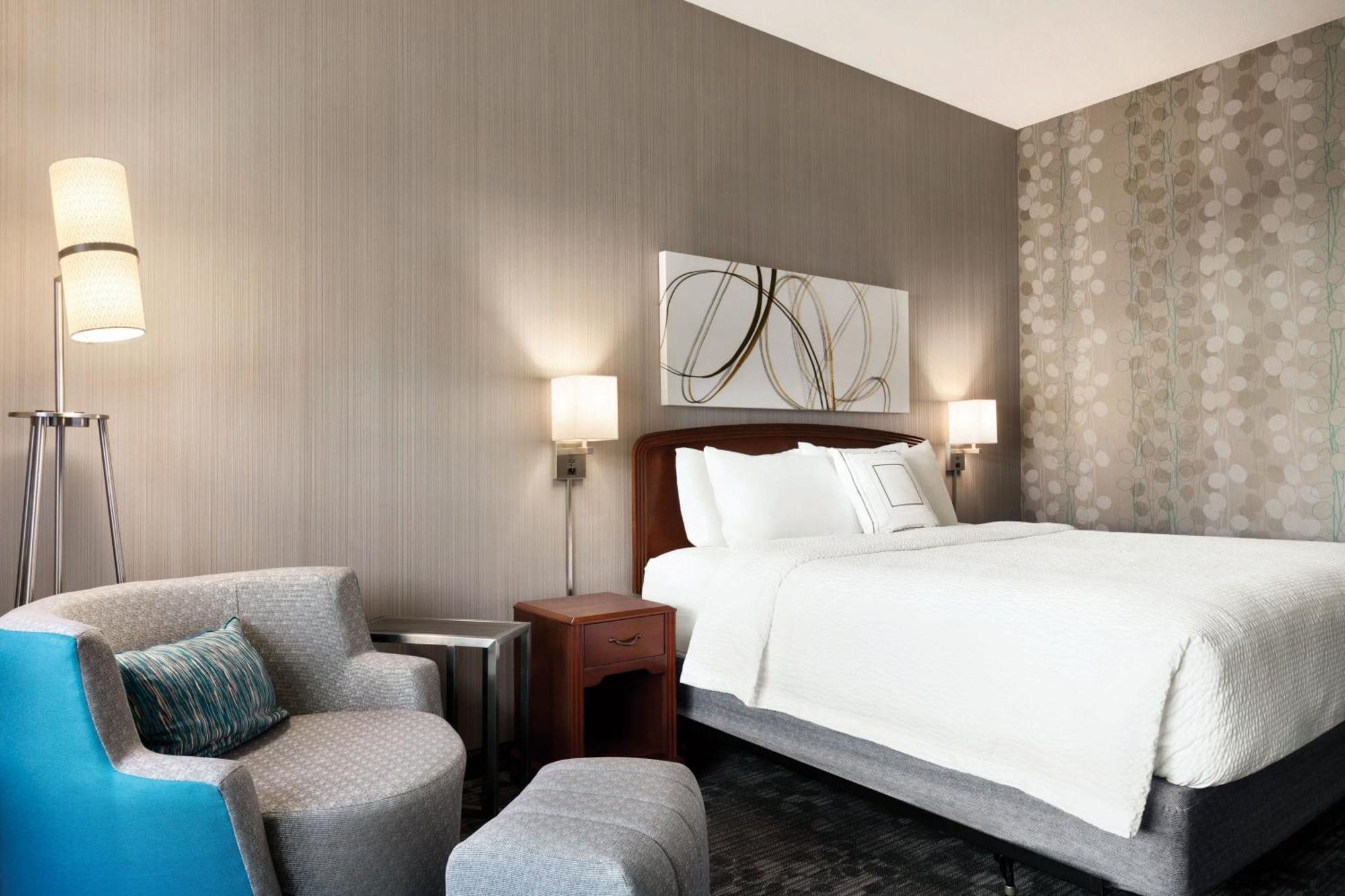 Отель Courtyard By Marriott Salinas Monterey Экстерьер фото