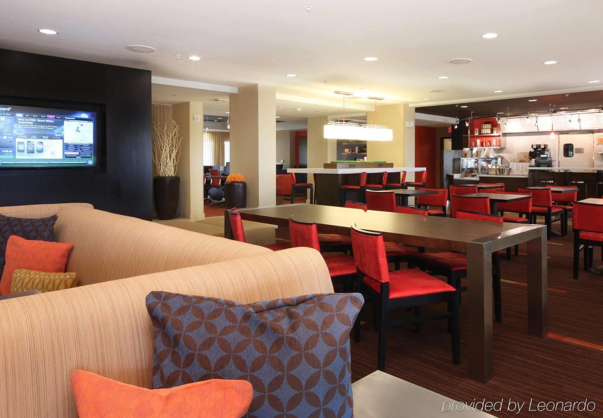 Отель Courtyard By Marriott Salinas Monterey Экстерьер фото